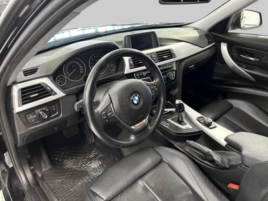 BMW 318 2017