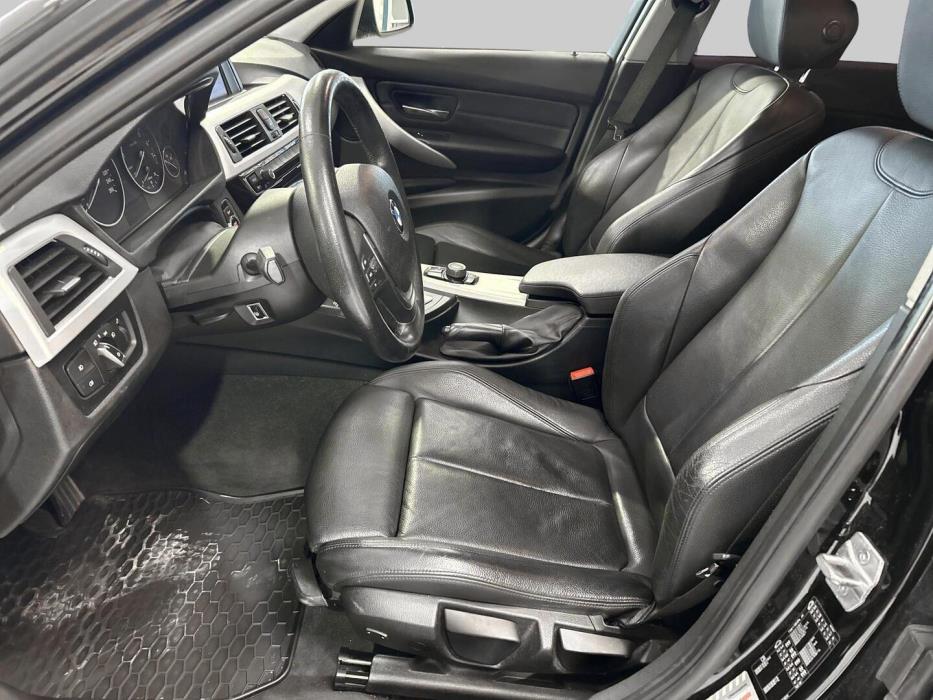 BMW 318 2017