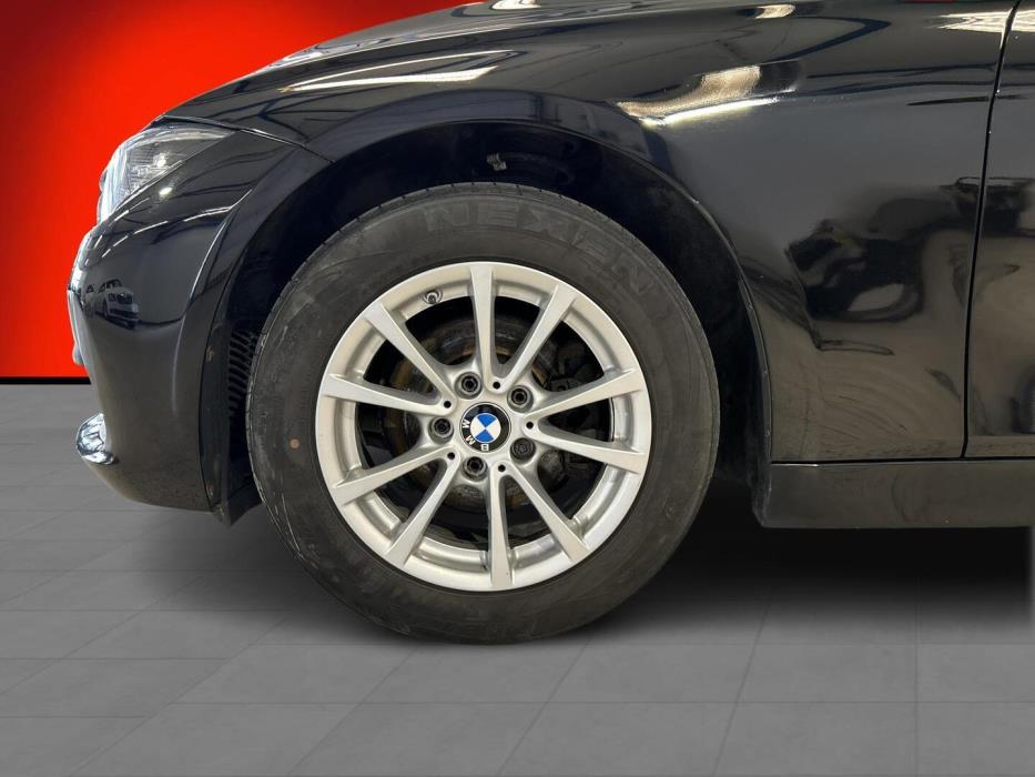 BMW 318 2017