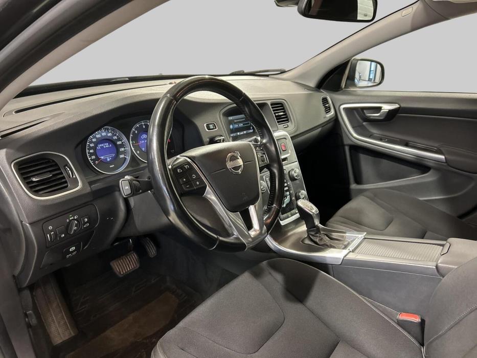VOLVO V60 2013