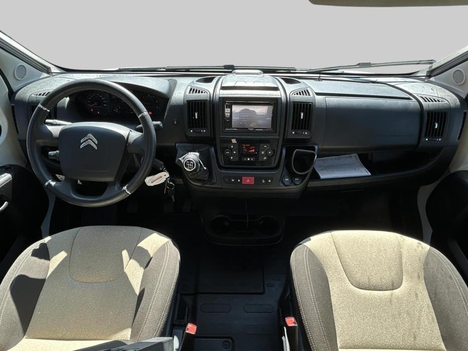 ROADCAR VAN R 600 2021