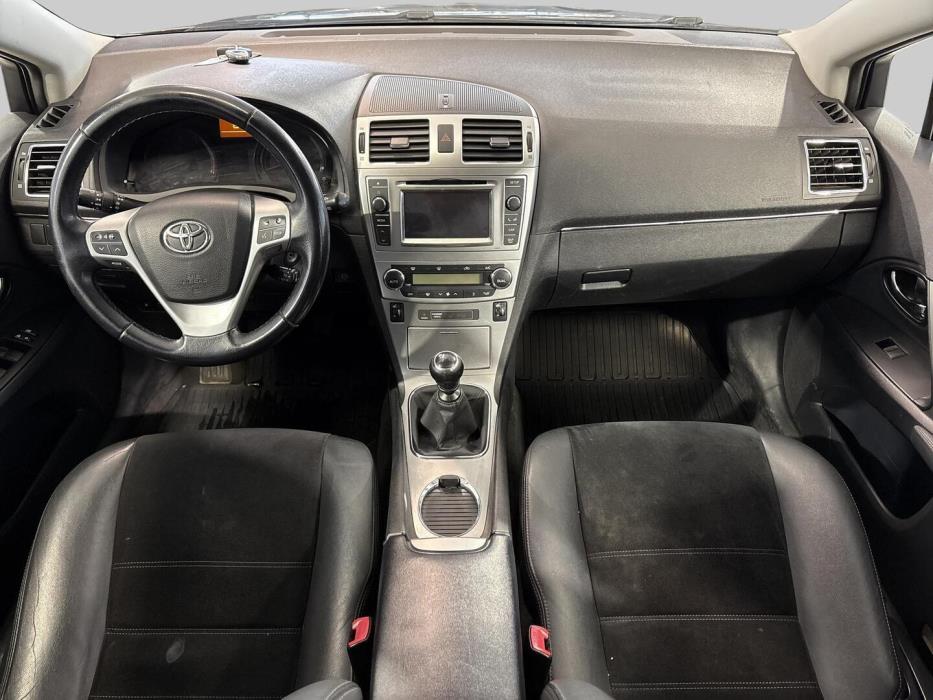 TOYOTA Avensis 2014