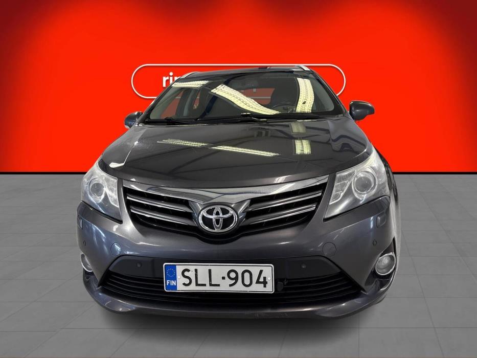 TOYOTA Avensis 2014