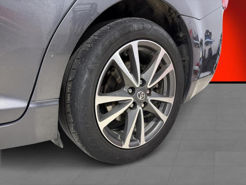 TOYOTA Avensis 2014