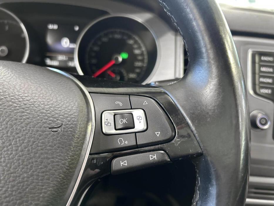 VOLKSWAGEN Golf Sportsvan 2015