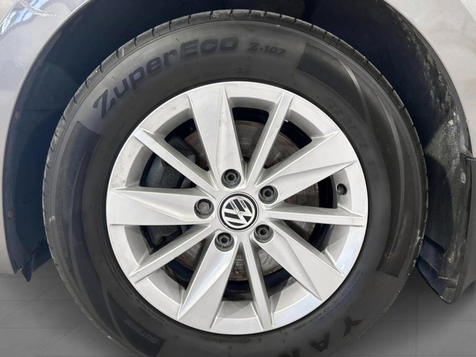 VOLKSWAGEN Golf Sportsvan 2015