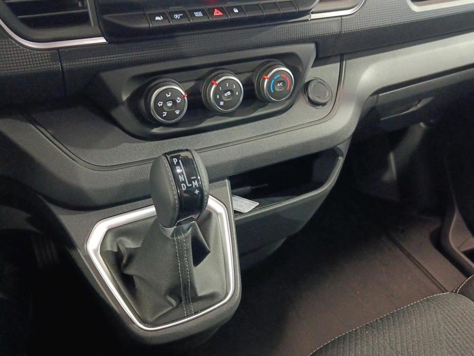 NISSAN Primastar 2025