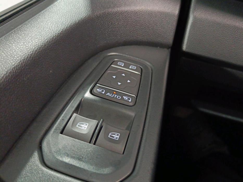 NISSAN Primastar 2025