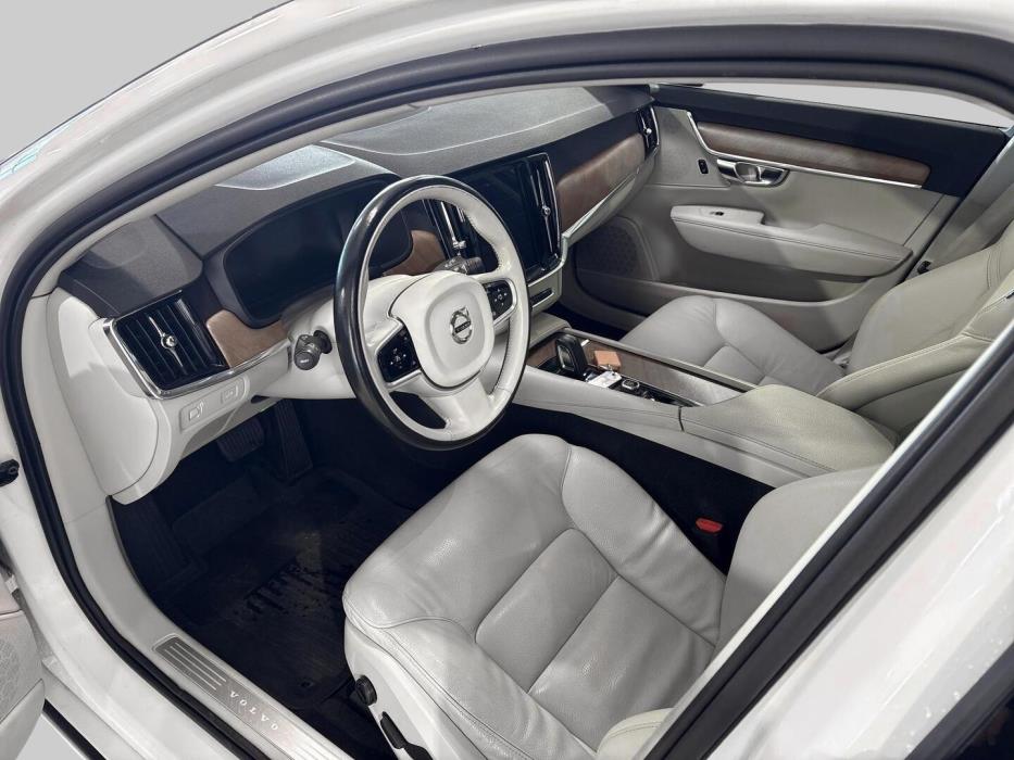 VOLVO V90 2021