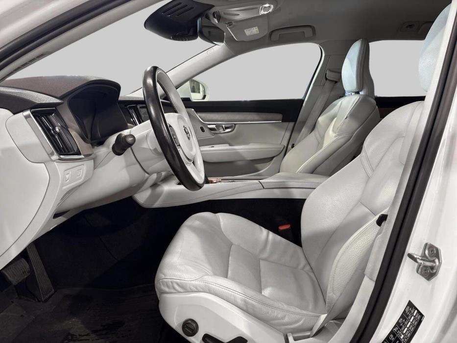VOLVO V90 2021