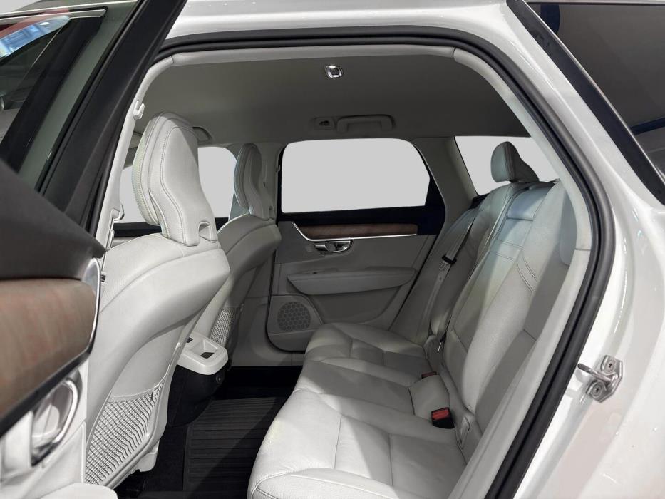 VOLVO V90 2021