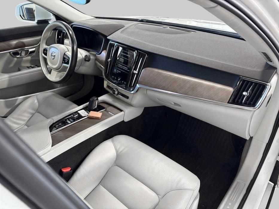 VOLVO V90 2021