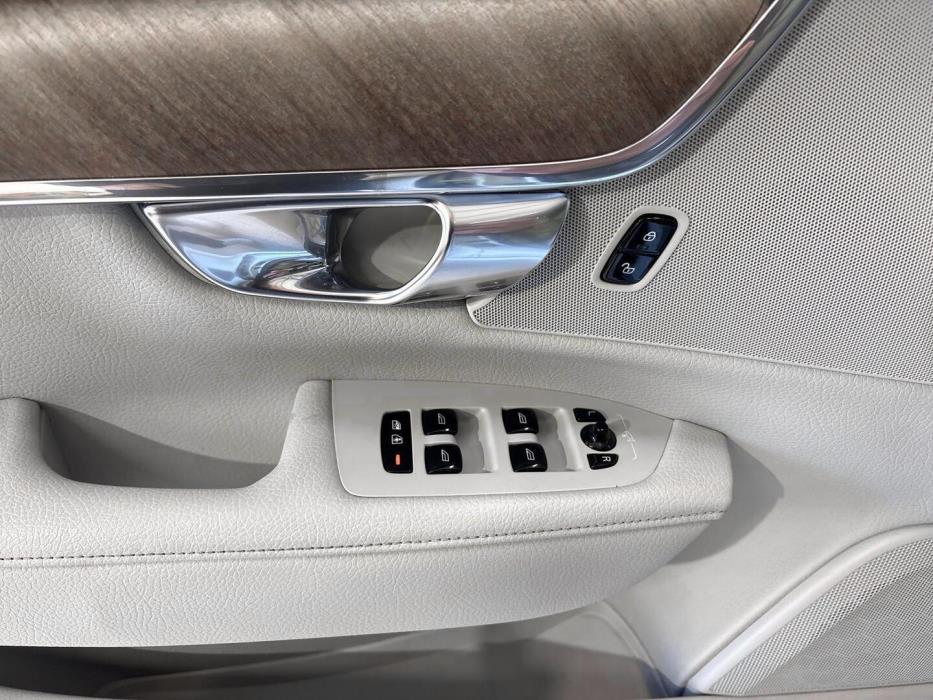 VOLVO V90 2021