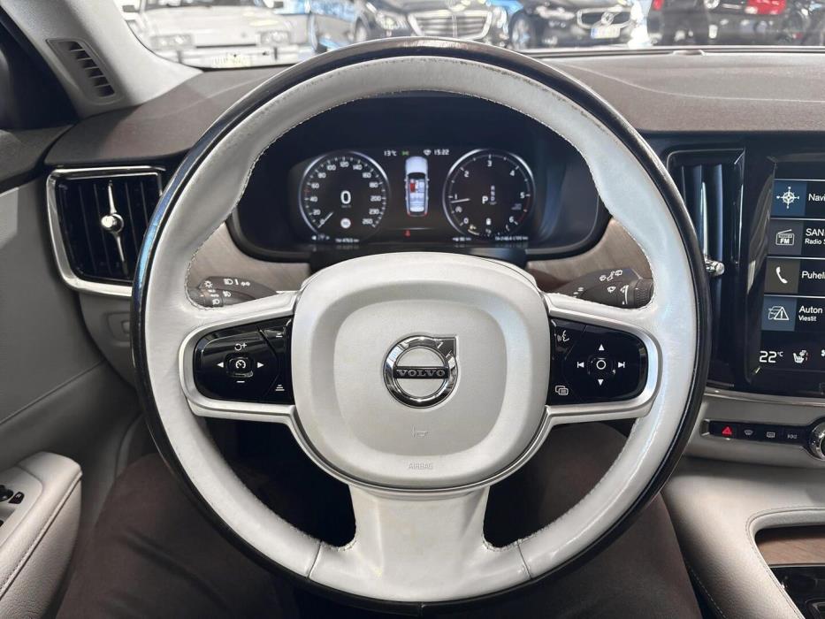 VOLVO V90 2021