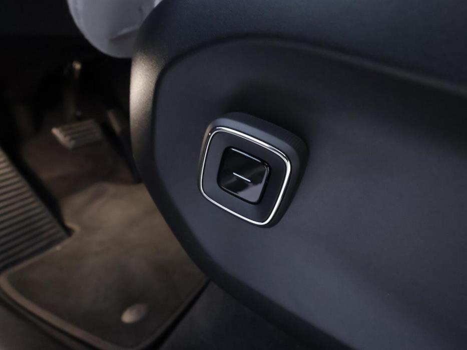 VOLVO EX90 2025