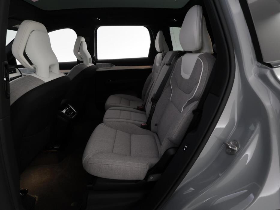 VOLVO EX90 2025