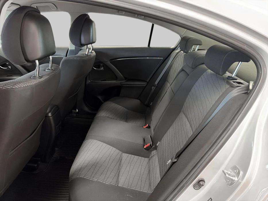 TOYOTA Avensis 2011
