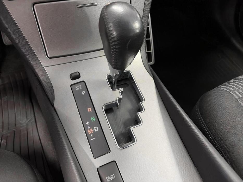 TOYOTA Avensis 2011