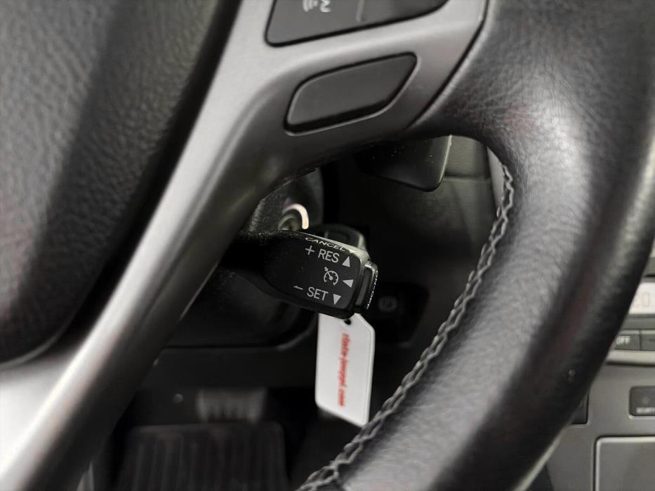 TOYOTA Avensis 2011