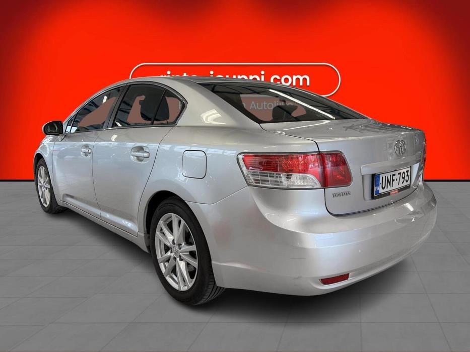 TOYOTA Avensis 2011