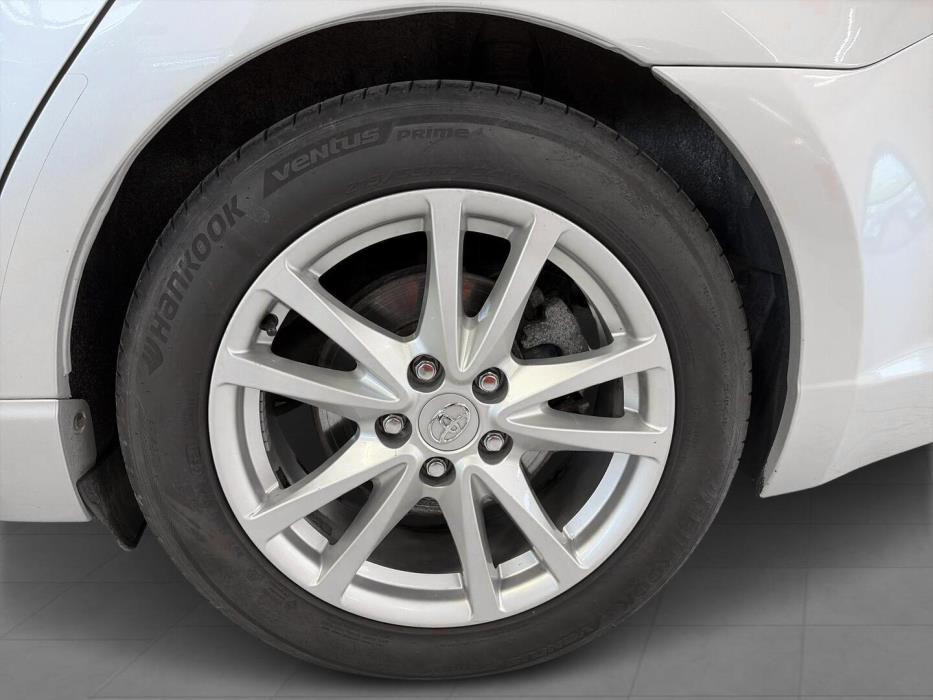 TOYOTA Avensis 2011