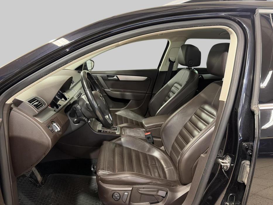 VOLKSWAGEN Passat 2014