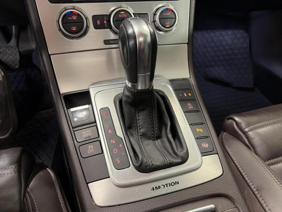 VOLKSWAGEN Passat 2014