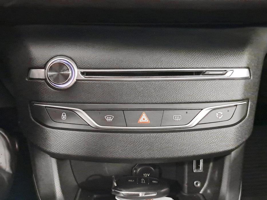 PEUGEOT 308 2016