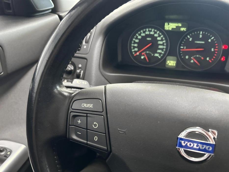 VOLVO V50 2011