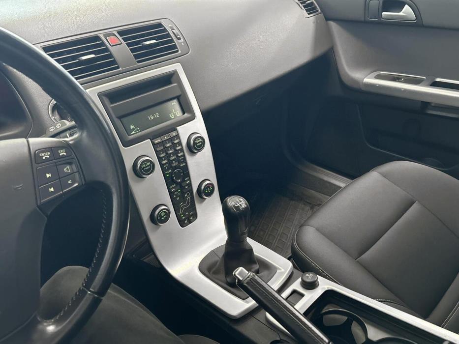 VOLVO V50 2011