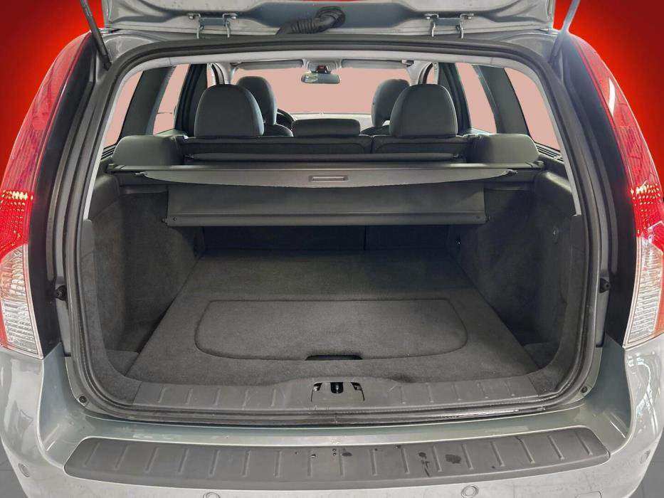 VOLVO V50 2011