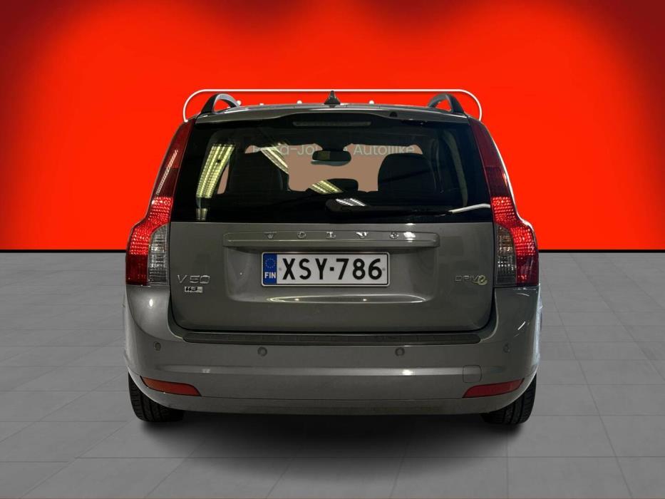 VOLVO V50 2011