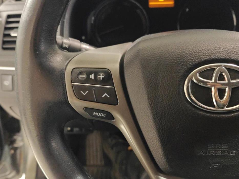 TOYOTA Avensis 2010
