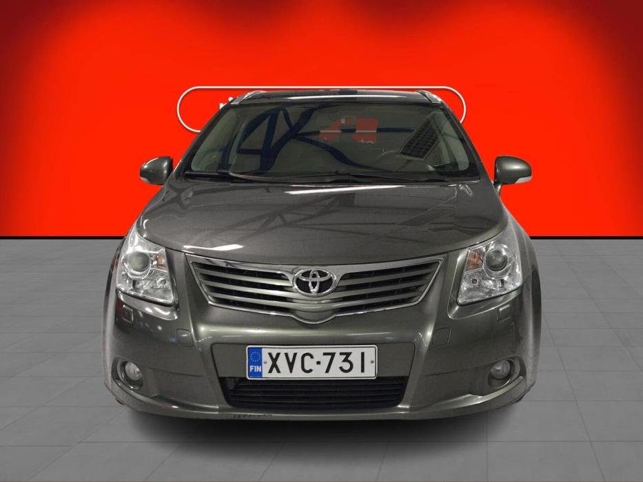TOYOTA Avensis 2010