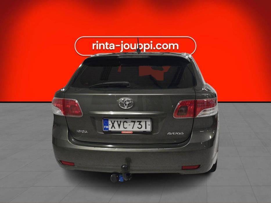 TOYOTA Avensis 2010