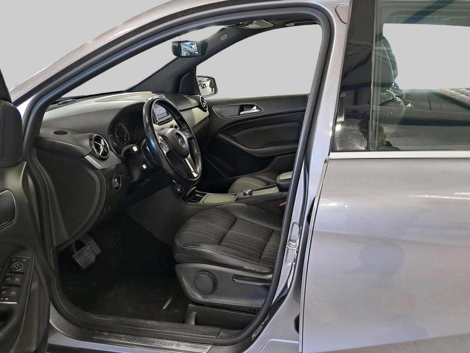 MERCEDES-BENZ B 2013