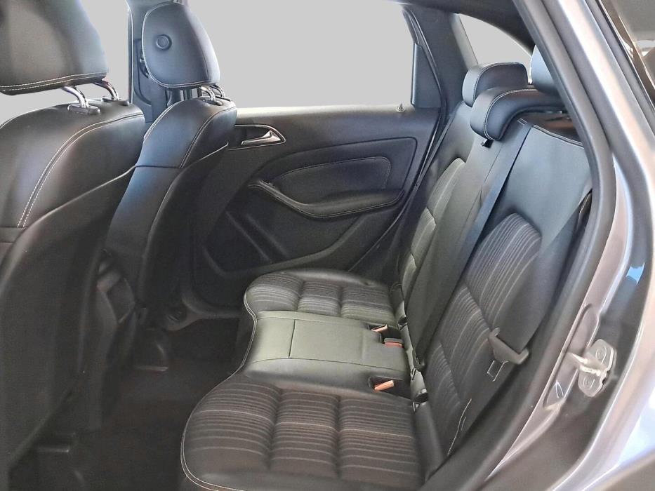 MERCEDES-BENZ B 2013