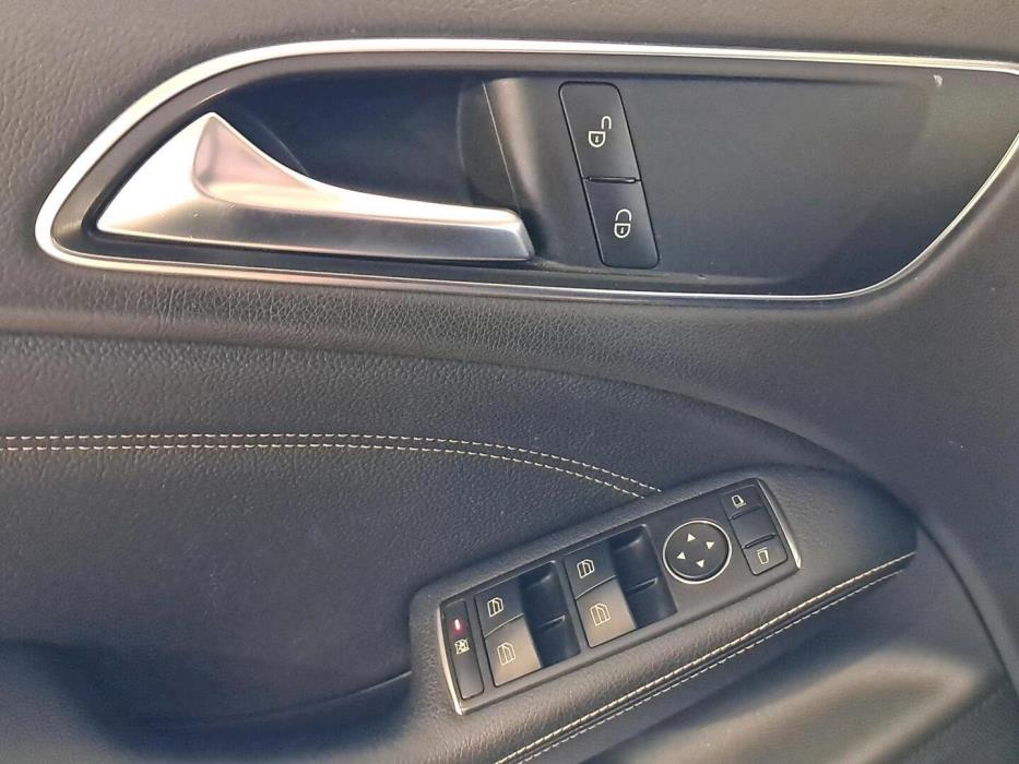 MERCEDES-BENZ B 2013