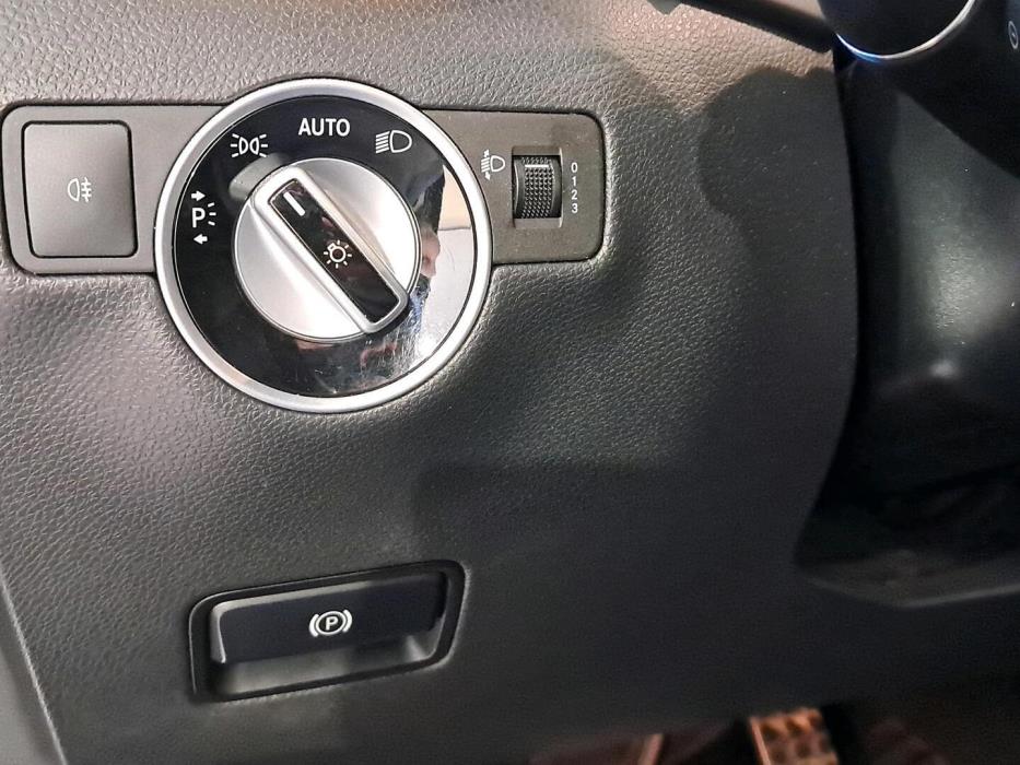 MERCEDES-BENZ B 2013