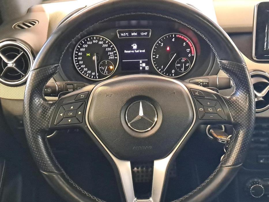MERCEDES-BENZ B 2013