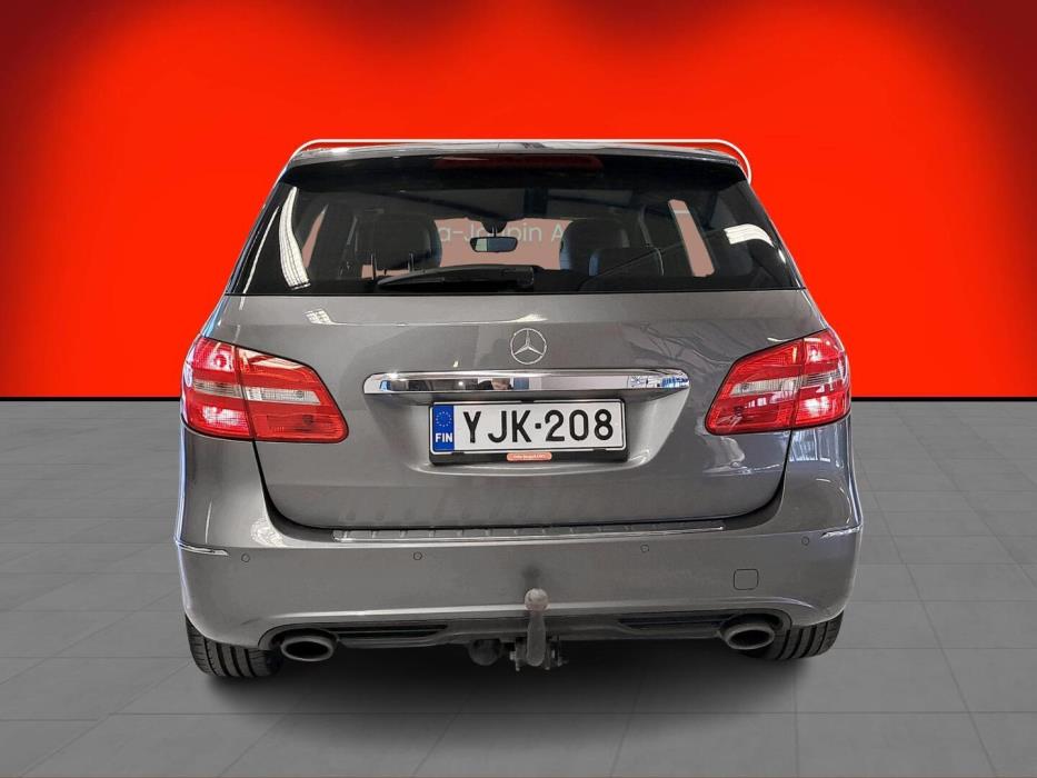 MERCEDES-BENZ B 2013