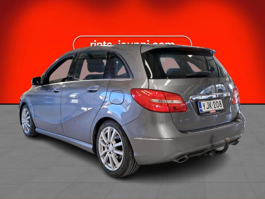 MERCEDES-BENZ B 2013