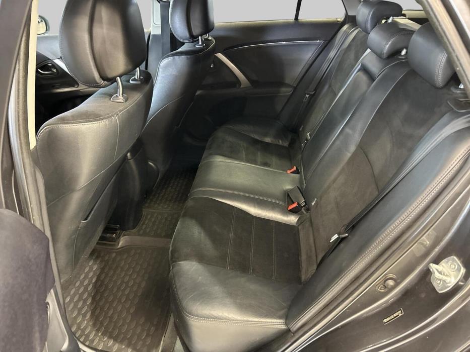 TOYOTA Avensis 2013