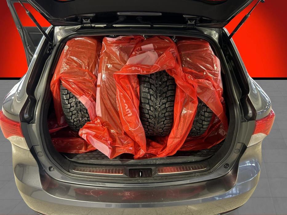 TOYOTA Avensis 2013