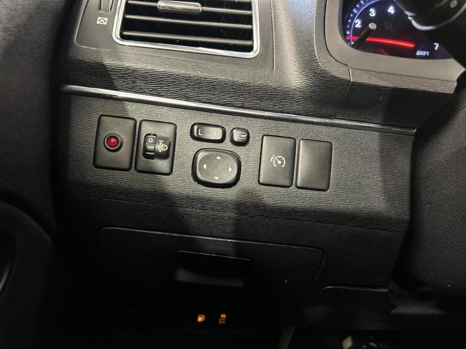 TOYOTA Avensis 2013