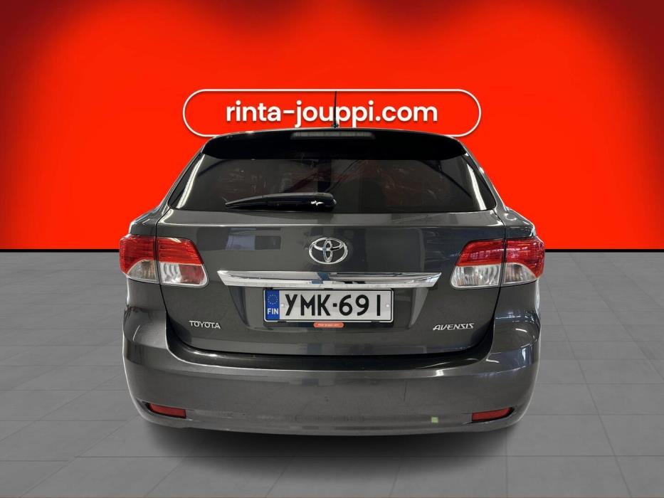 TOYOTA Avensis 2013