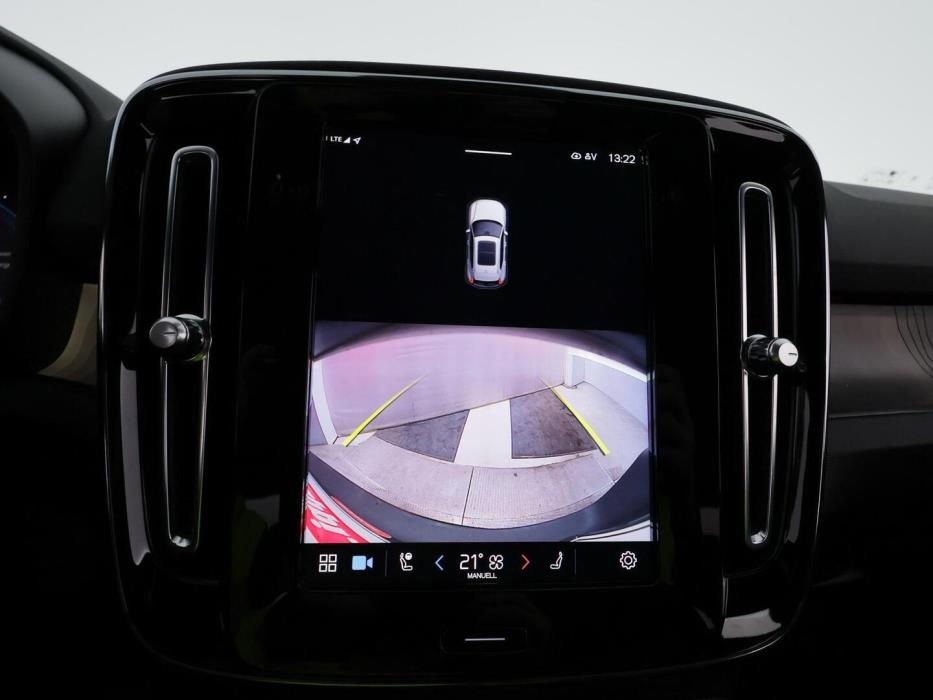 VOLVO XC40 2023
