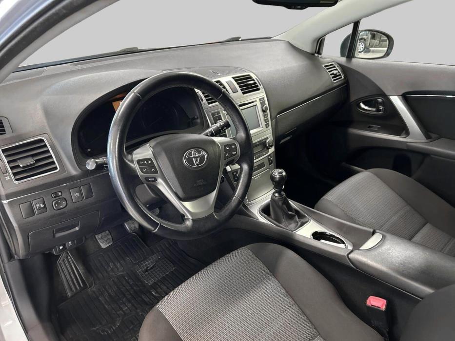 TOYOTA Avensis 2014