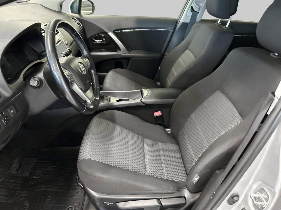 TOYOTA Avensis 2014