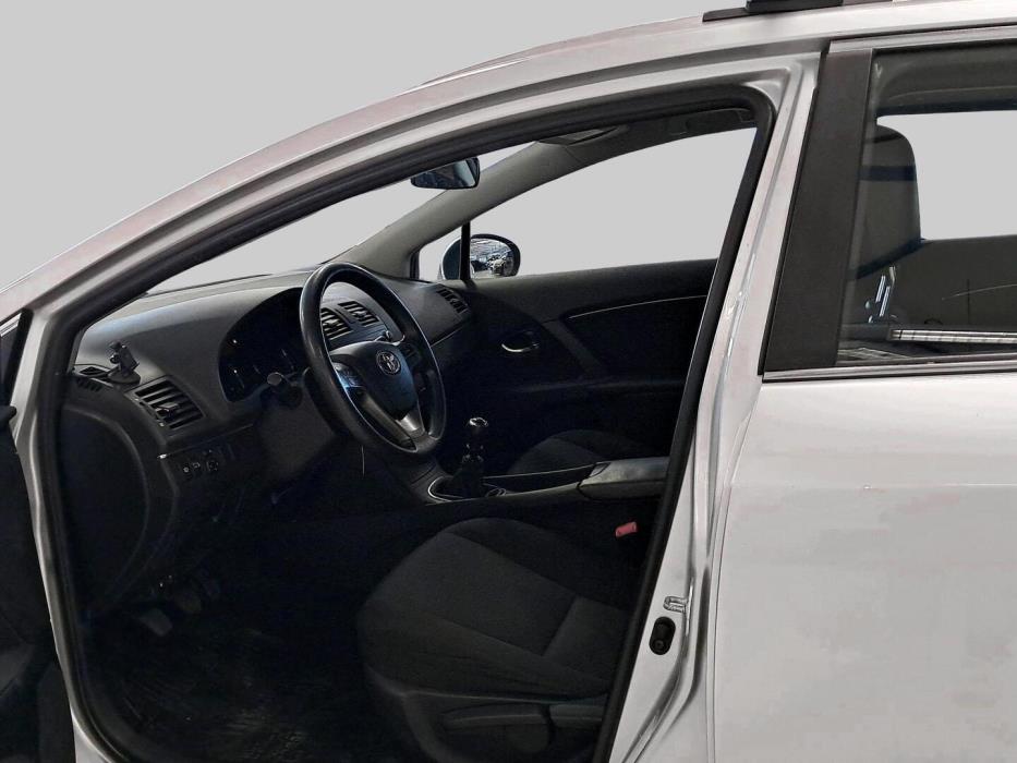 TOYOTA Avensis 2011